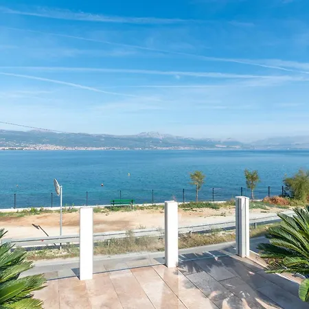 Anita Mit Grossem Balkon Und Meerblick * Trogir